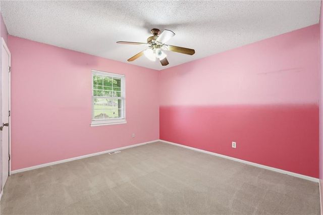 1207 S 104 Street, Edwardsville, KS 66111