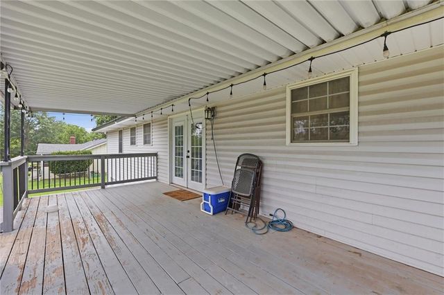 1207 S 104 Street, Edwardsville, KS 66111