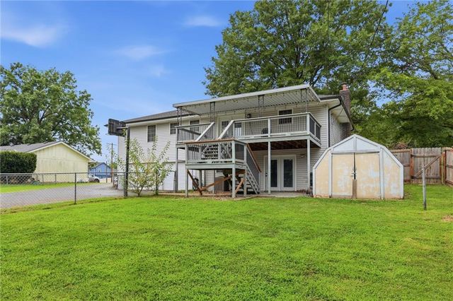 1207 S 104 Street, Edwardsville, KS 66111