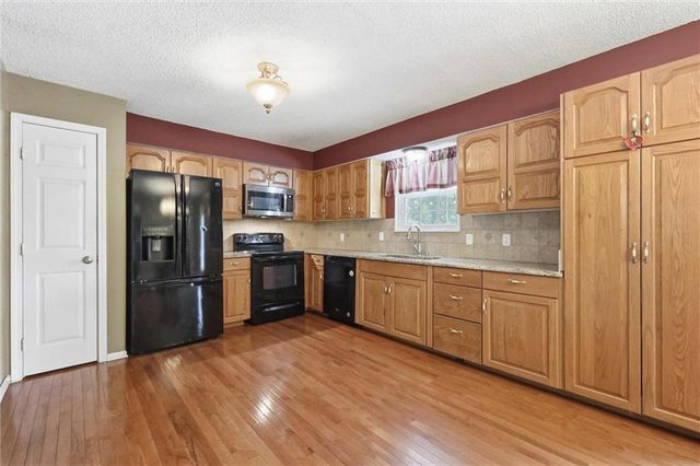 1207 S 104 Street, Edwardsville, KS 66111