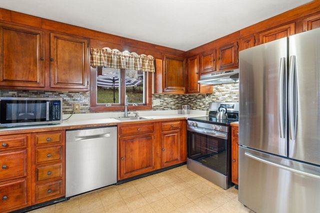 40 Colby Ave, Worcester, MA 01605