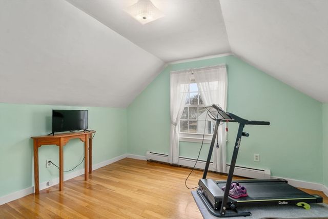 40 Colby Ave, Worcester, MA 01605