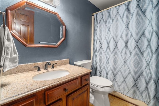 40 Colby Ave, Worcester, MA 01605