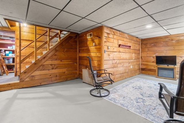 40 Colby Ave, Worcester, MA 01605