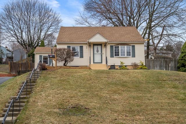 40 Colby Ave, Worcester, MA 01605