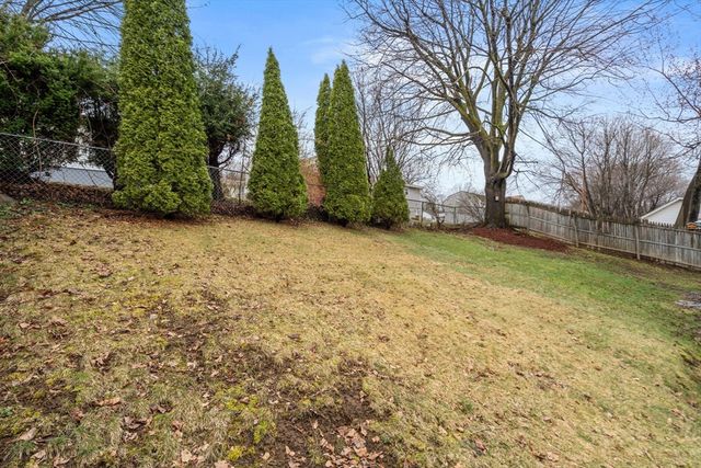 40 Colby Ave, Worcester, MA 01605