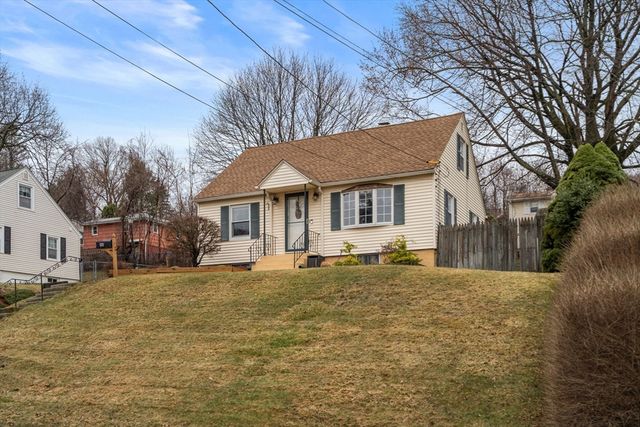 40 Colby Ave, Worcester, MA 01605