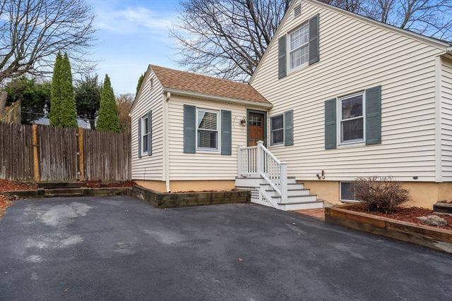 40 Colby Ave, Worcester, MA 01605