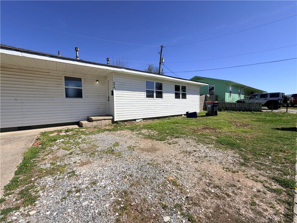 501 David Street B, Springdale, AR 72764