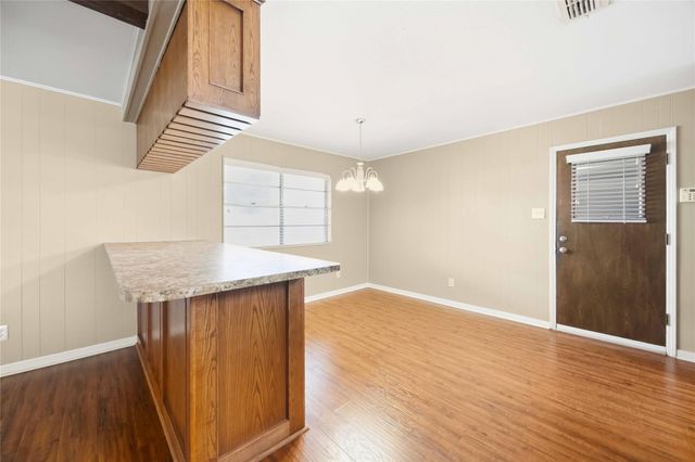 1218 S Booth Lane, Alvin, TX 77511