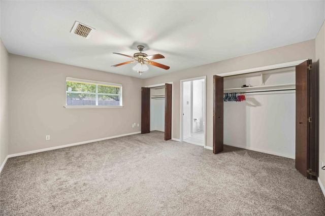 1218 S Booth Lane, Alvin, TX 77511