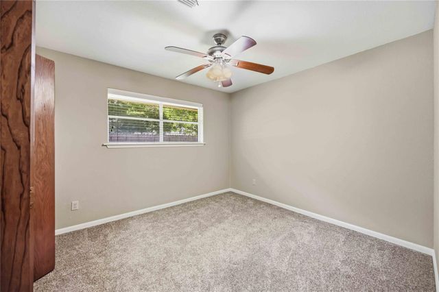 1218 S Booth Lane, Alvin, TX 77511