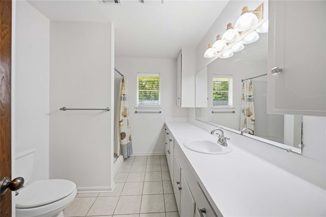 1218 S Booth Lane, Alvin, TX 77511