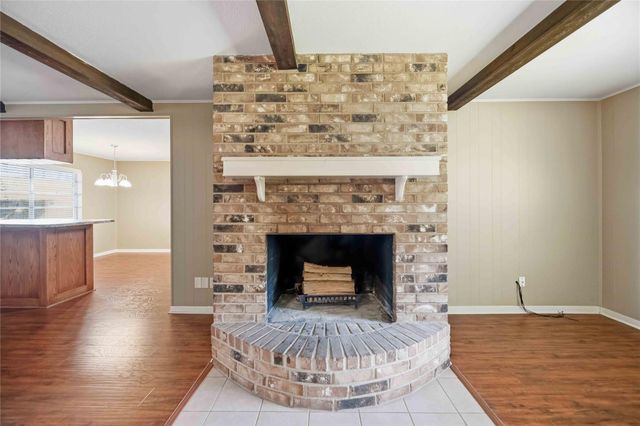 1218 S Booth Lane, Alvin, TX 77511