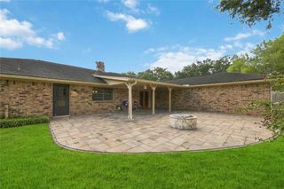 1218 S Booth Lane, Alvin, TX 77511