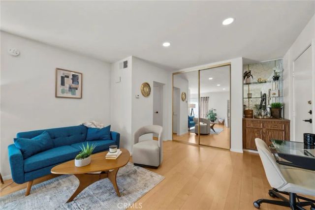 1735 Fuller 425, Los Angeles, CA 90046