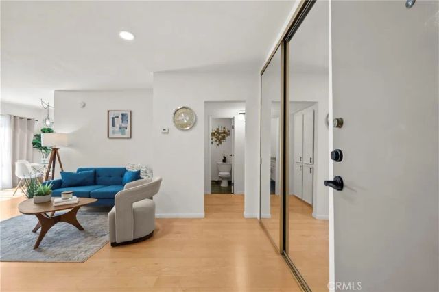 1735 Fuller 425, Los Angeles, CA 90046