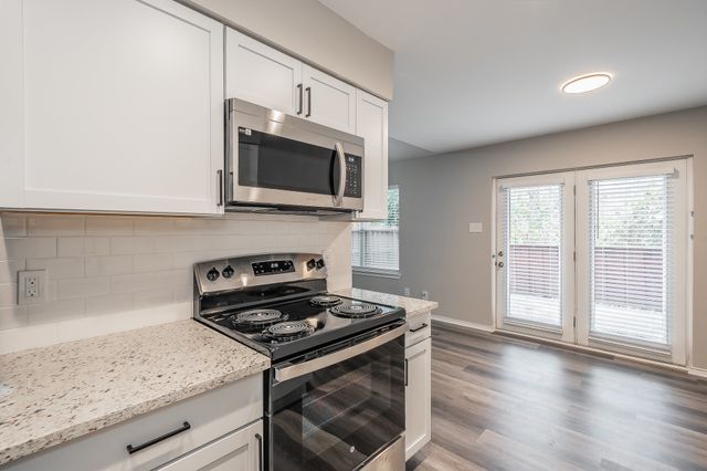 5662 Cedar Creek Drive, Benbrook, TX 76109