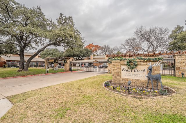 5662 Cedar Creek Drive, Benbrook, TX 76109
