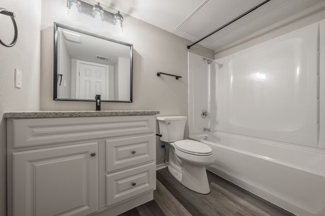 5662 Cedar Creek Drive, Benbrook, TX 76109