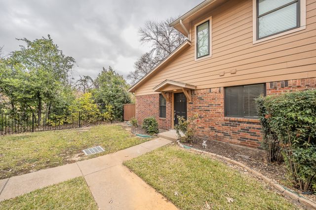 5662 Cedar Creek Drive, Benbrook, TX 76109