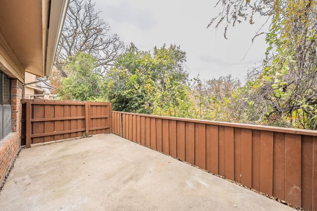 5662 Cedar Creek Drive, Benbrook, TX 76109