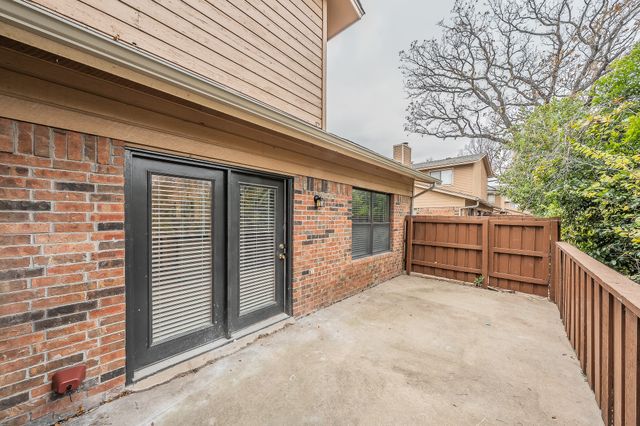 5662 Cedar Creek Drive, Benbrook, TX 76109