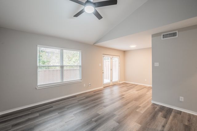 5662 Cedar Creek Drive, Benbrook, TX 76109