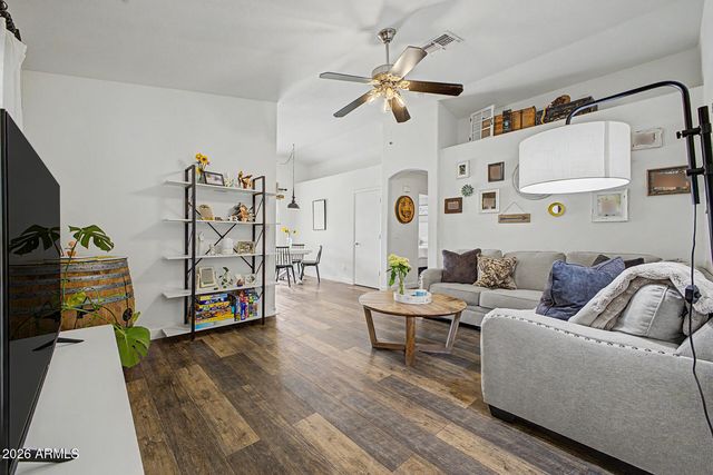 2145 E WILLIAMS Drive, Phoenix, AZ 85024