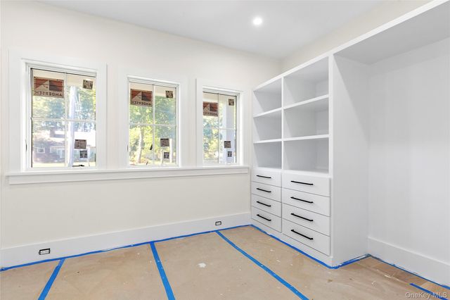 32 North Bay Avenue, Eastport, NY 11941