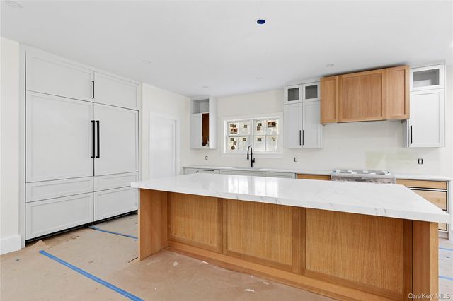 32 North Bay Avenue, Eastport, NY 11941