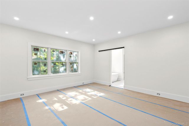 32 North Bay Avenue, Eastport, NY 11941