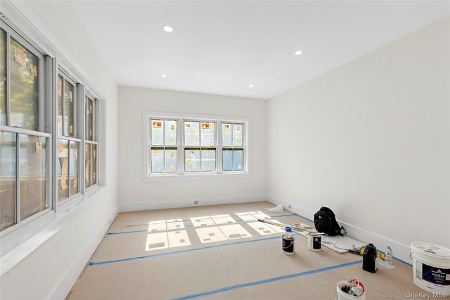 32 North Bay Avenue, Eastport, NY 11941