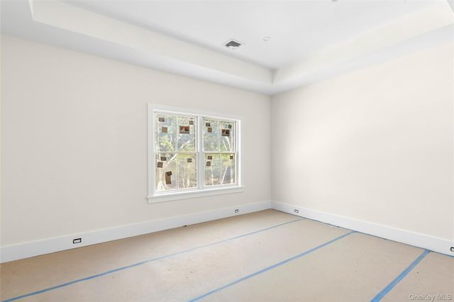 32 North Bay Avenue, Eastport, NY 11941