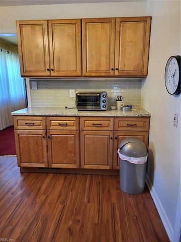 407 Shoreline DR, Hampton, VA 23669