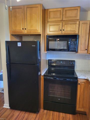 407 Shoreline DR, Hampton, VA 23669