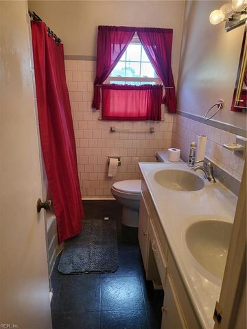 407 Shoreline DR, Hampton, VA 23669