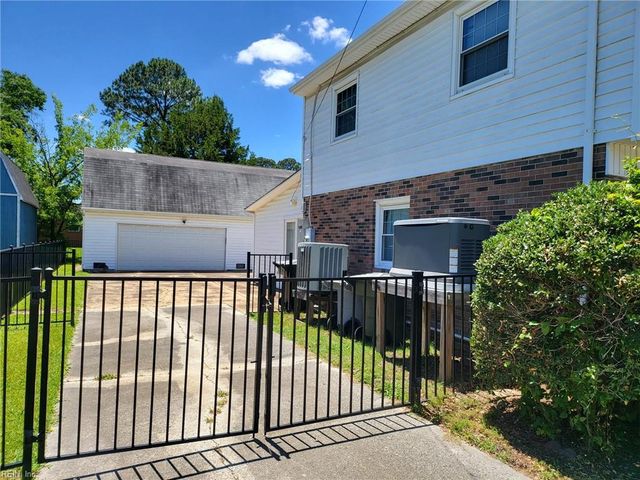 407 Shoreline DR, Hampton, VA 23669