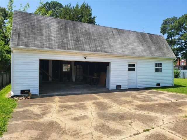 407 Shoreline DR, Hampton, VA 23669