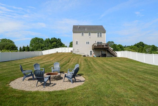 73 Franklin St, Halifax, MA 02338