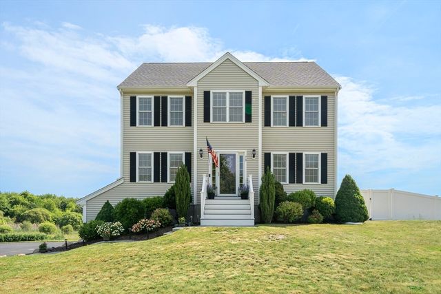 73 Franklin St, Halifax, MA 02338