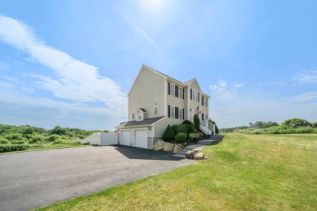 73 Franklin St, Halifax, MA 02338