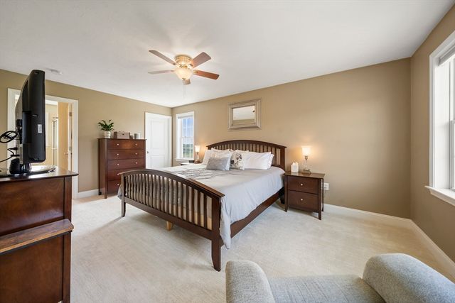 73 Franklin St, Halifax, MA 02338