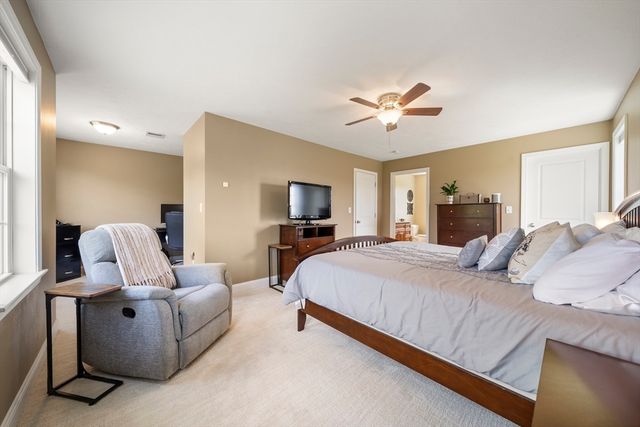 73 Franklin St, Halifax, MA 02338