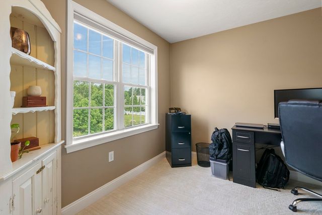 73 Franklin St, Halifax, MA 02338