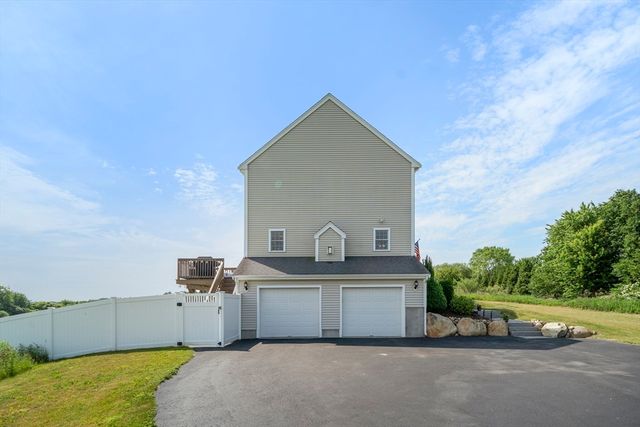 73 Franklin St, Halifax, MA 02338