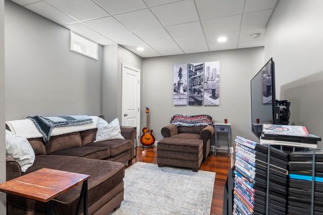 73 Franklin St, Halifax, MA 02338