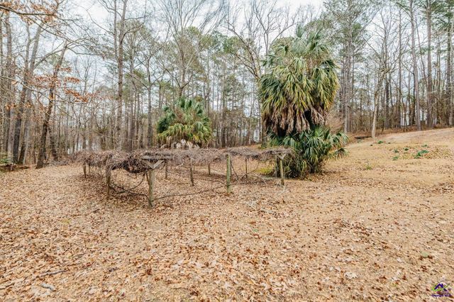 6137 N Wesleyan Drive, Macon, GA 31210