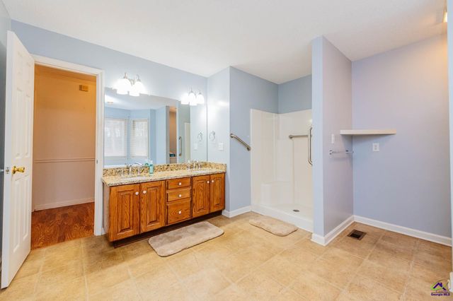 6137 N Wesleyan Drive, Macon, GA 31210