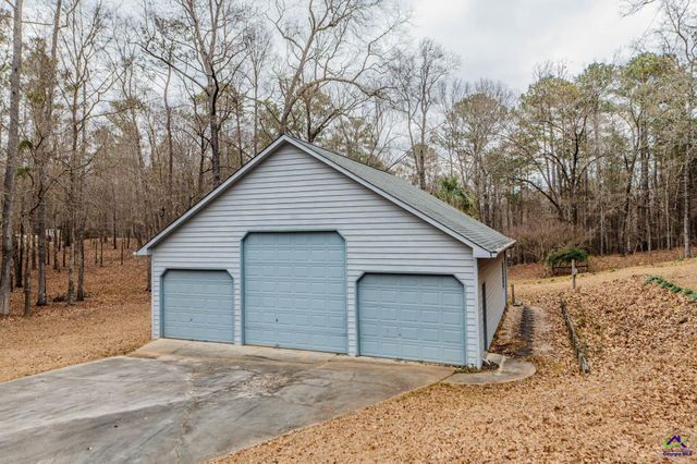 6137 N Wesleyan Drive, Macon, GA 31210